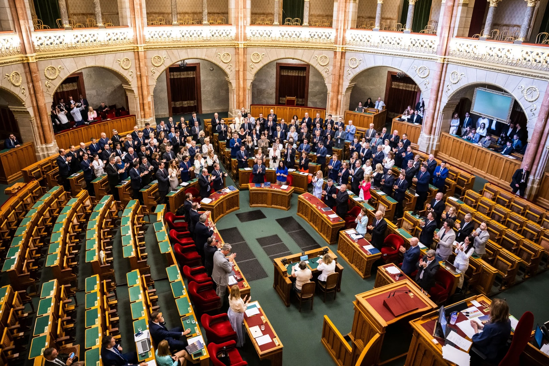 Το κοινοβούλιο ενέκρινε τη συνταγματική μεταρρύθμιση για την απομάκρυνση του προέδρου Τάμας Σούλιοκ