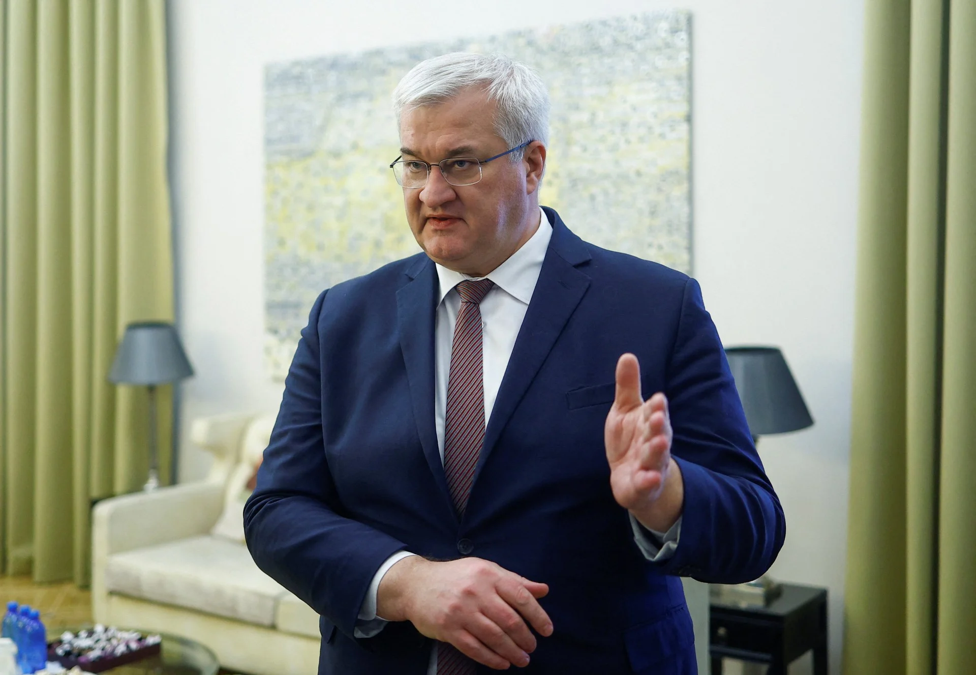 Ο Σιμπίχα προειδοποίησε τον Ιρανό ομόλογό του να αποφύγει την κλιμάκωση και την παροχή στήριξης στη Ρωσία