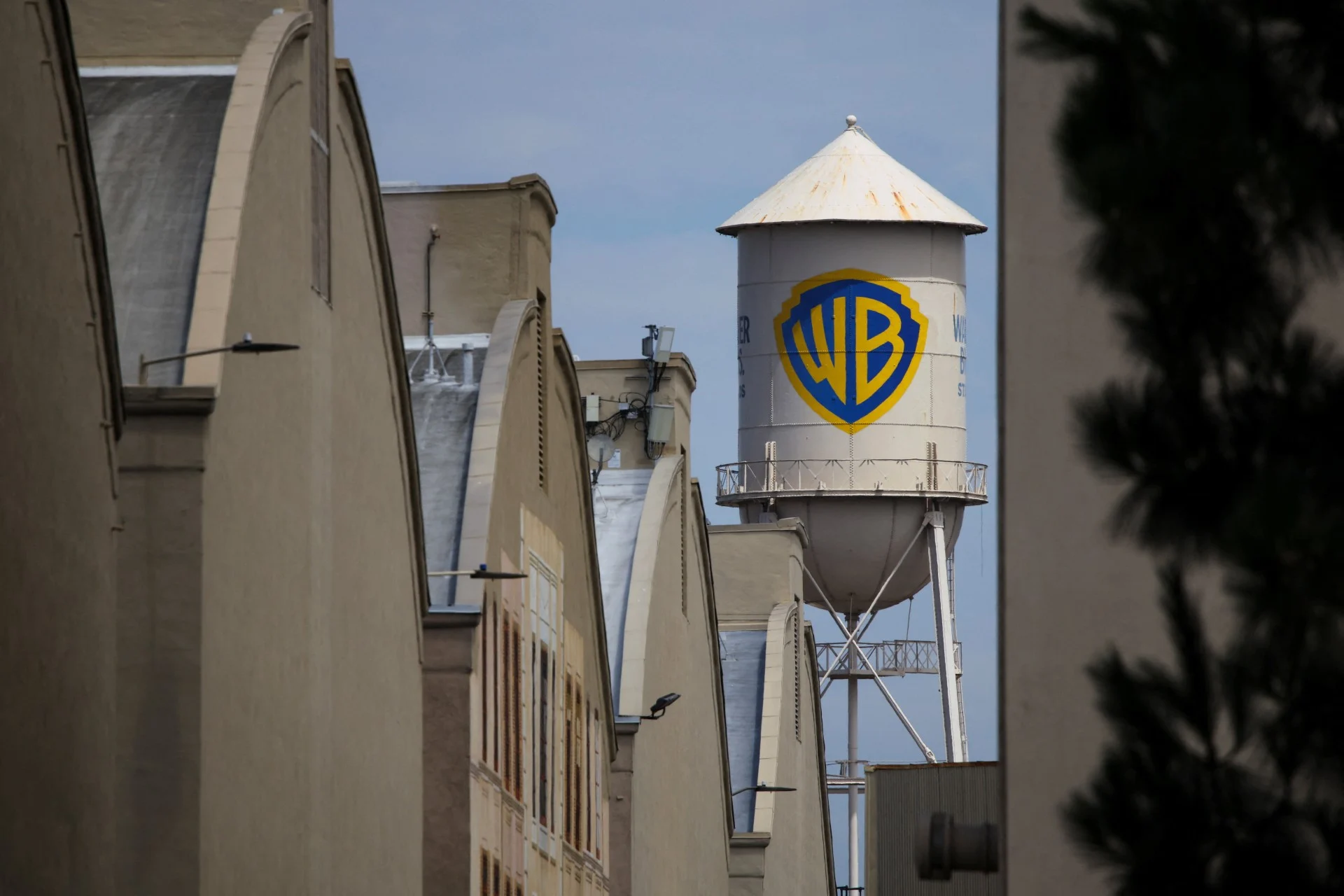 Ανησυχίες ότι η συμφωνία Paramount-Warner Bris θα πιέσει τους τοπικούς κινηματογράφους