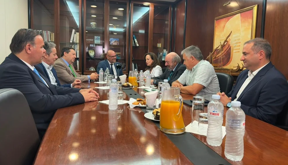 ΠΑΣΟΚ: Συνάντηση με ΕΛΙΜΕ - Στο επίκεντρο τα προβλήματα περιφερειακών και νησιωτικών λιμένων
