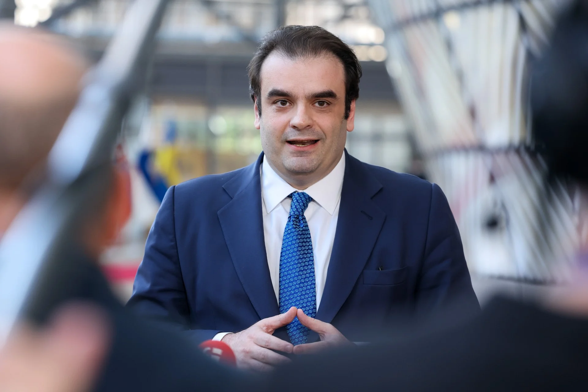 Πρώτη επίσημη συνάντηση Κ. Πιερρακάκη με τη Ρ. Μέτσολα στις Βρυξέλλες