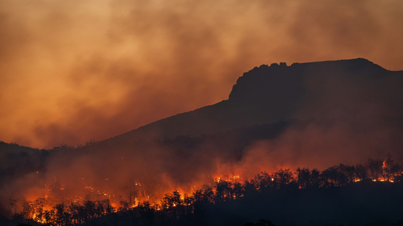 Εννιά τραυματίες στις δασικές πυρκαγιές στην Πορτογαλία, που ζητεί ενισχύσεις