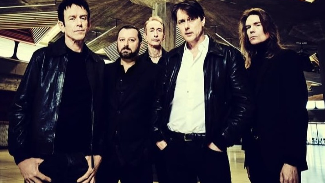 Suede: «Υπέροχο που αναγνωριζόμαστε 33 χρόνια μετά το πρώτο μας βραβείο Mercury»