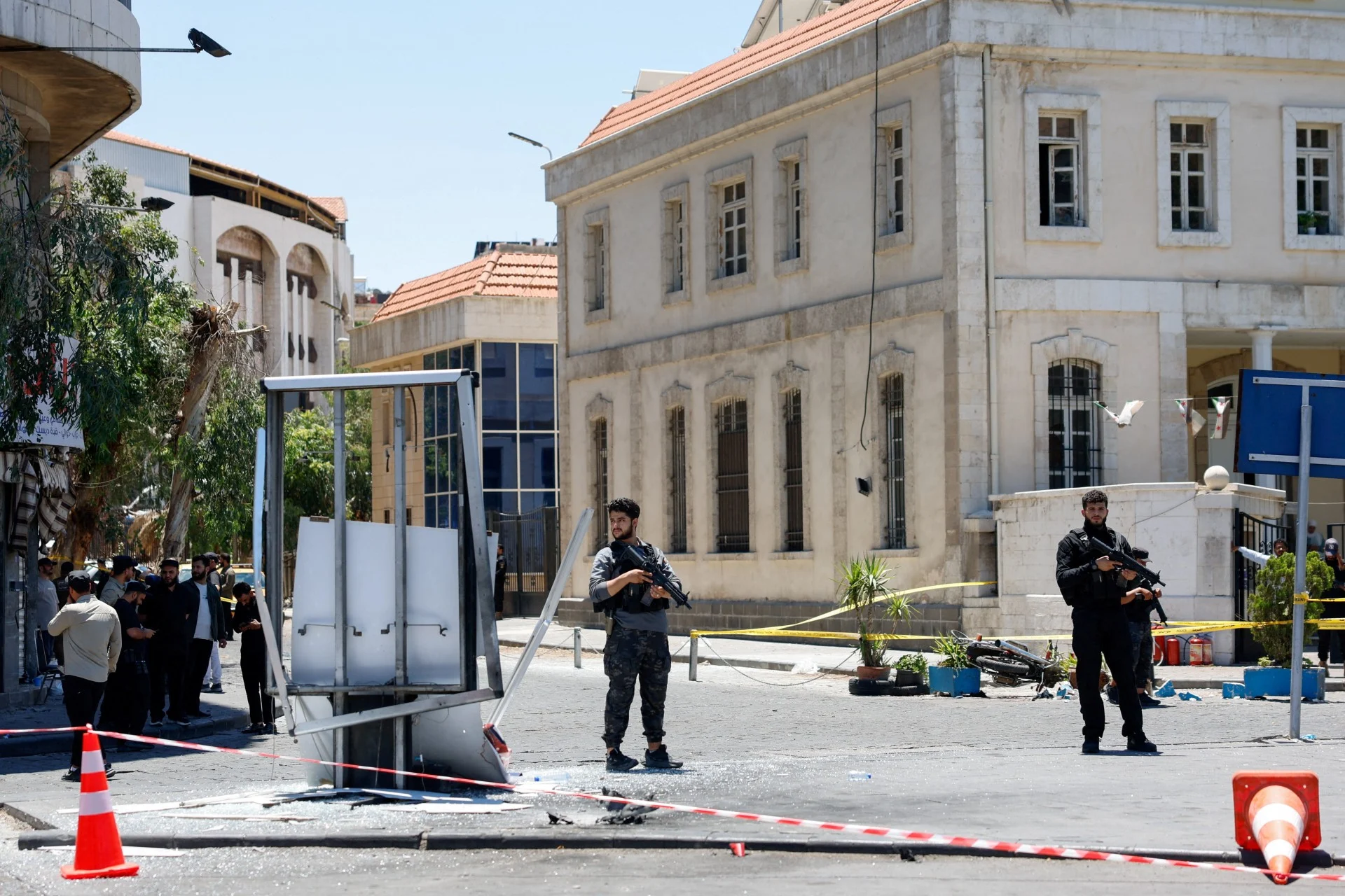 Ένας νεκρός και 36 τραυματίες ο οριστικός απολογισμός από τις εκρήξεις στη Δαμασκό