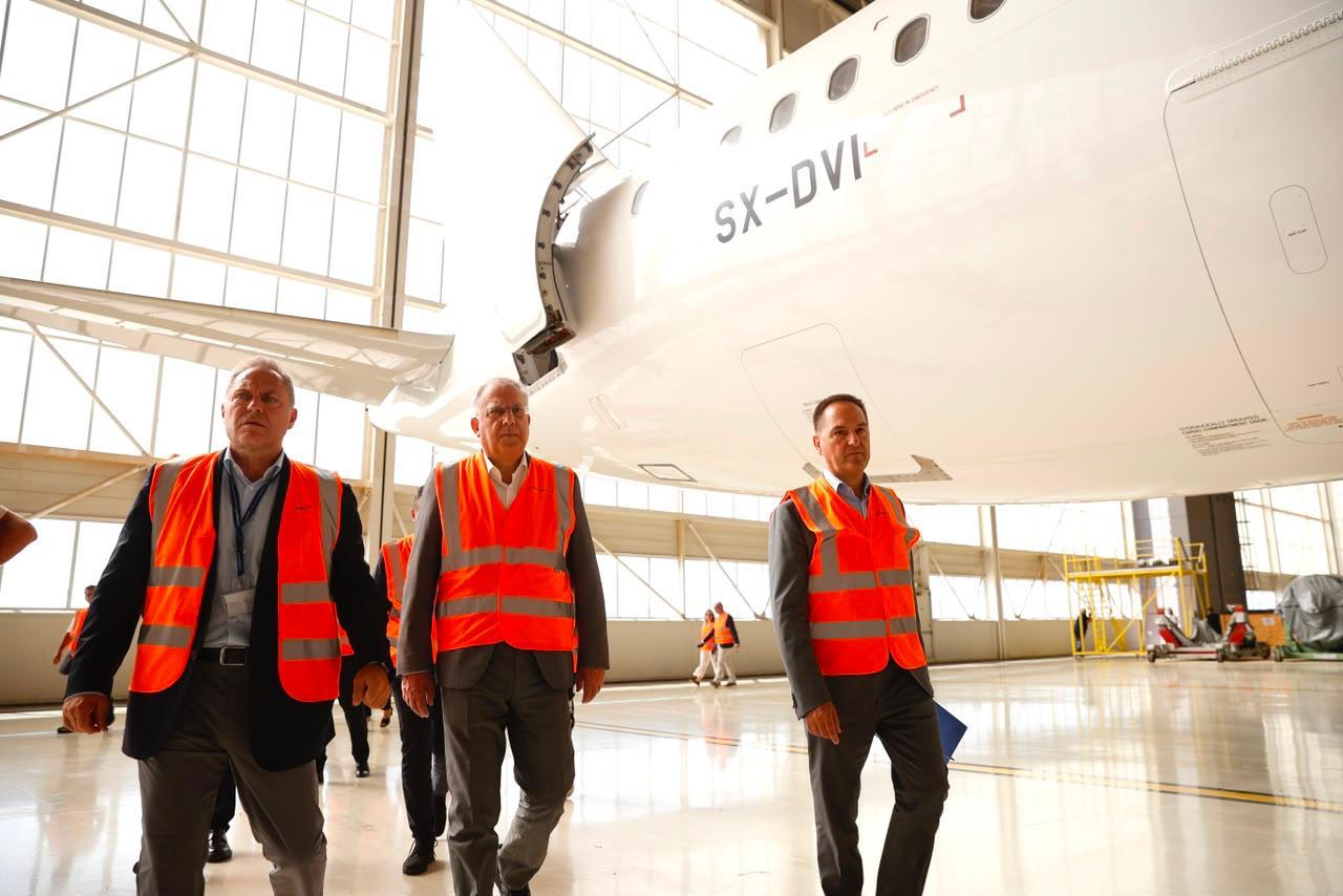Development Minister visits Aegean's maintenance and flight training center
