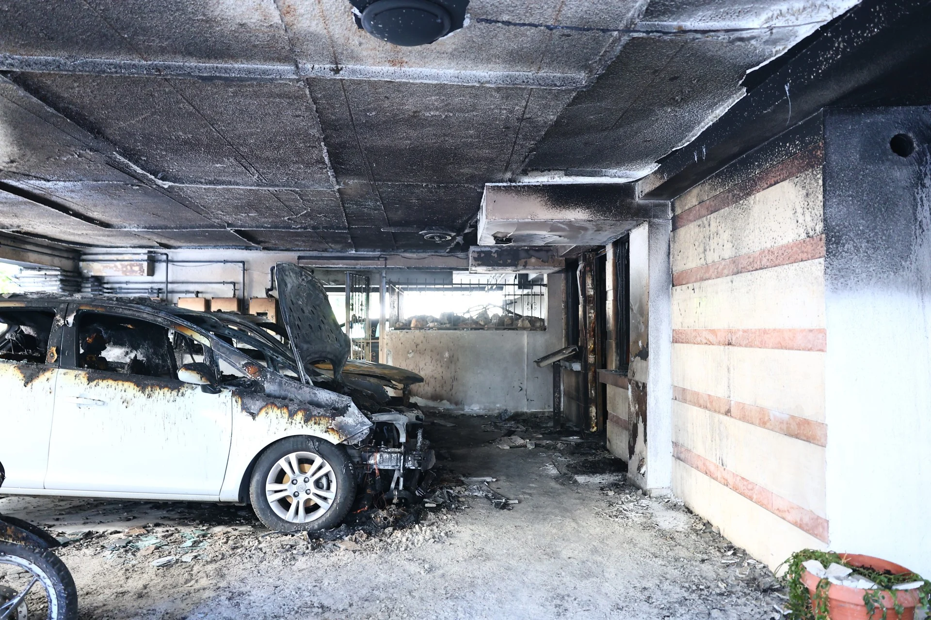Εμπρησμοί στη Θεσσαλονίκη: Πού ποντάρει η αστυνομία για τη σύλληψη των δραστών
