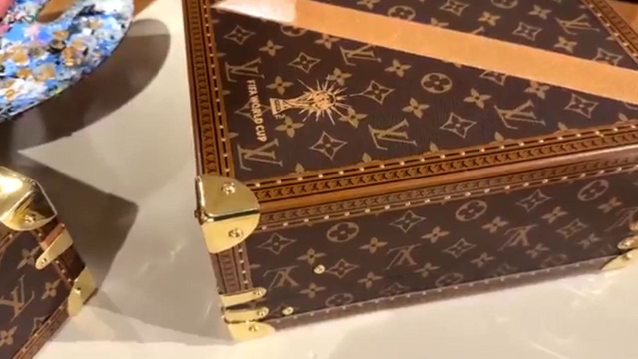 Σε ειδική θήκη του Louis Vuitton θα ταξιδέψει το τρόπαιο του Παγκοσμίου Κυπέλλου