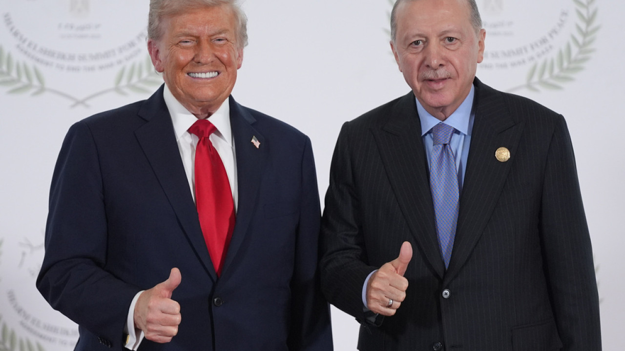 Πώς το «bromance» Τραμπ – Ερντογάν ενισχύει τη θέση της Τουρκίας στο ΝΑΤΟ