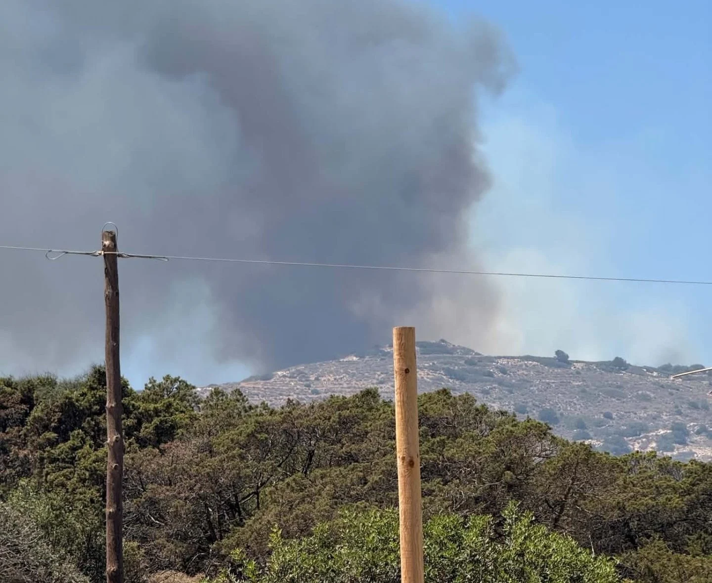 Νέα φωτιά στην Πάρο, κοντά στην Τρυπητή