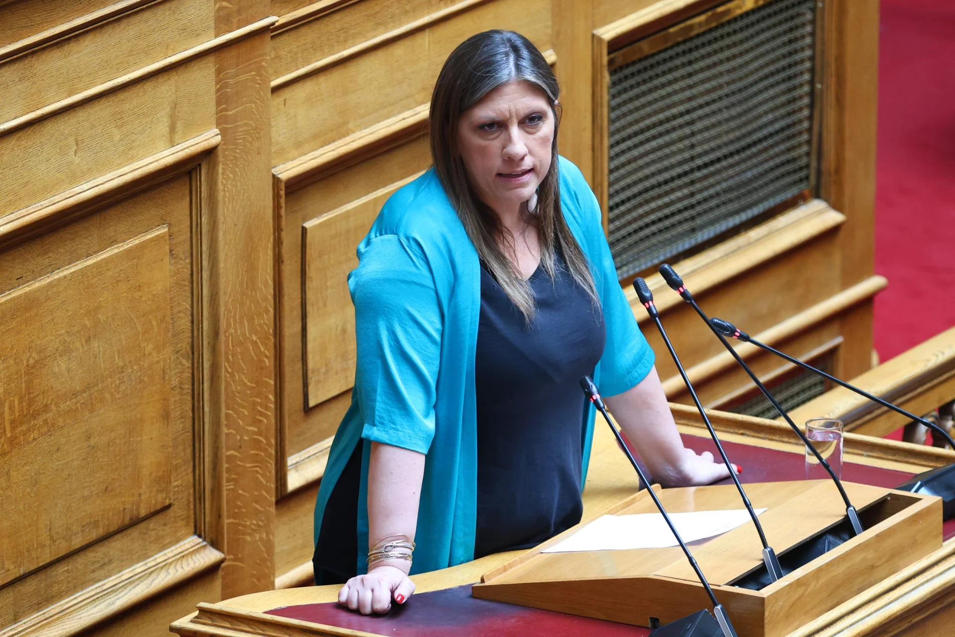 Μποφόρ και αποδοκιμασία κατά Κυριαζίδη μετά τη νέα επίθεση στη Ζωή Κωνταντοπούλου με βαρείς χαρακτηρισμούς