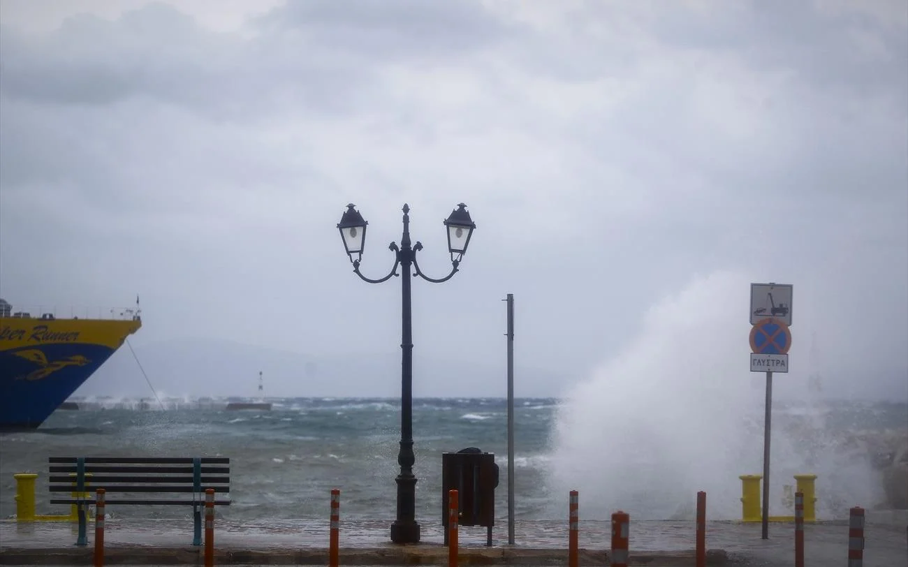 Iσχυροί άνεμοι: Σε ισχύ απαγορευτικό απόπλου από τα λιμάνια Ραφήνας και Λαυρίου