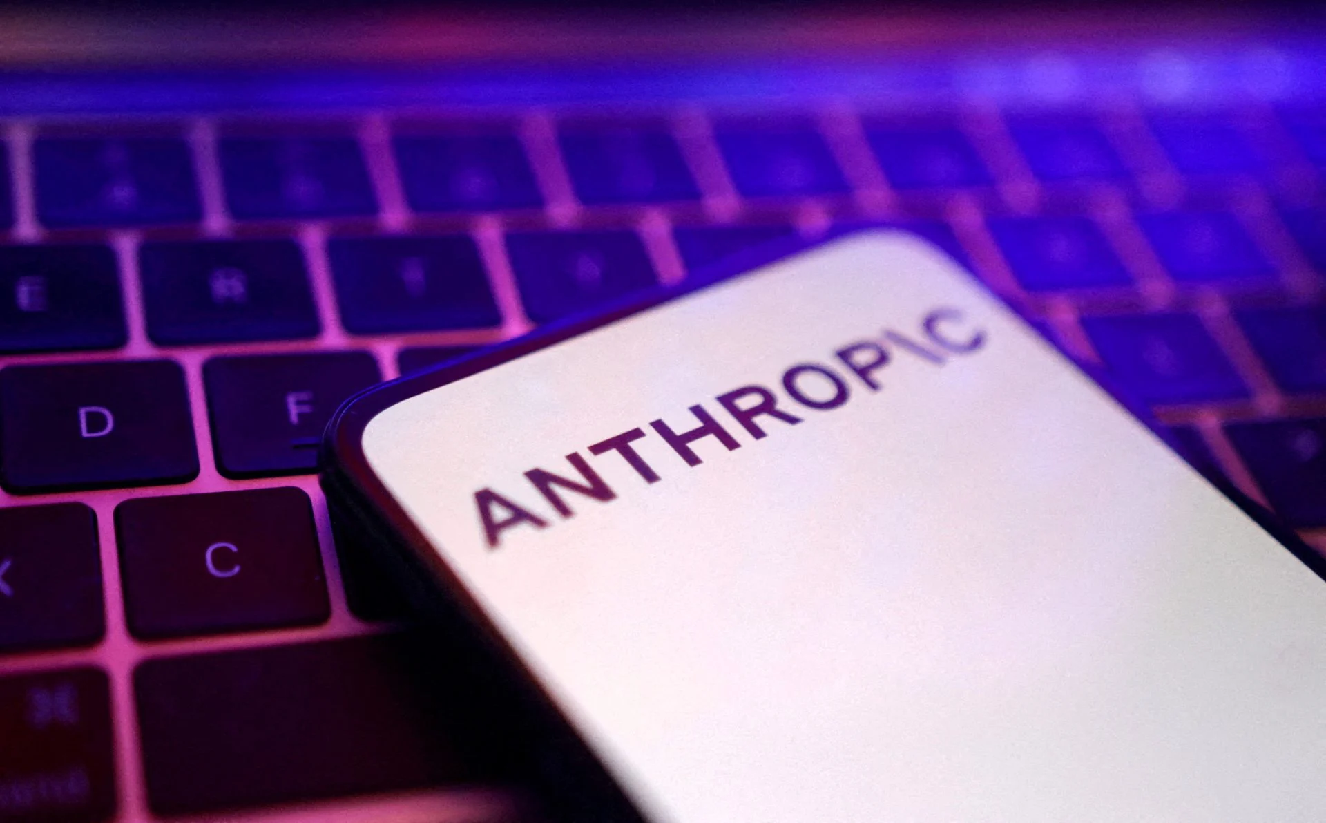 Ράλι εσόδων για την Anthropic ενόψει της πιθανής εισόδου της στη Γουόλ Στριτ
