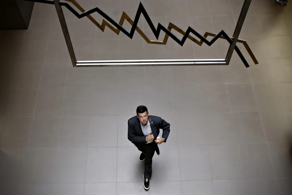 Αντίρροπες τάσεις σε Πειραιώς και Alpha, άλμα για τη Lamda