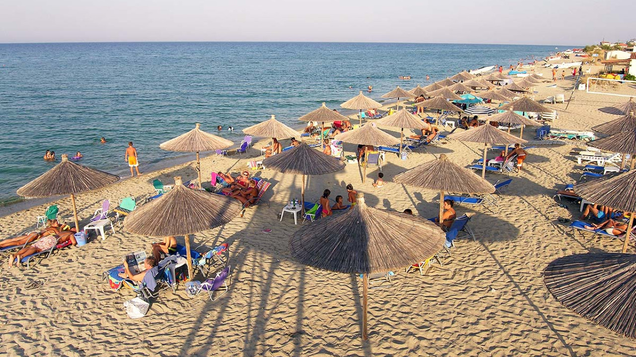 Πρόστιμα σε επιχειρήσεις σε Ρόδο, Καβάλα, Σκιάθο και Κέρκυρα, μετά από ελέγχους για την προστασία του αιγιαλού