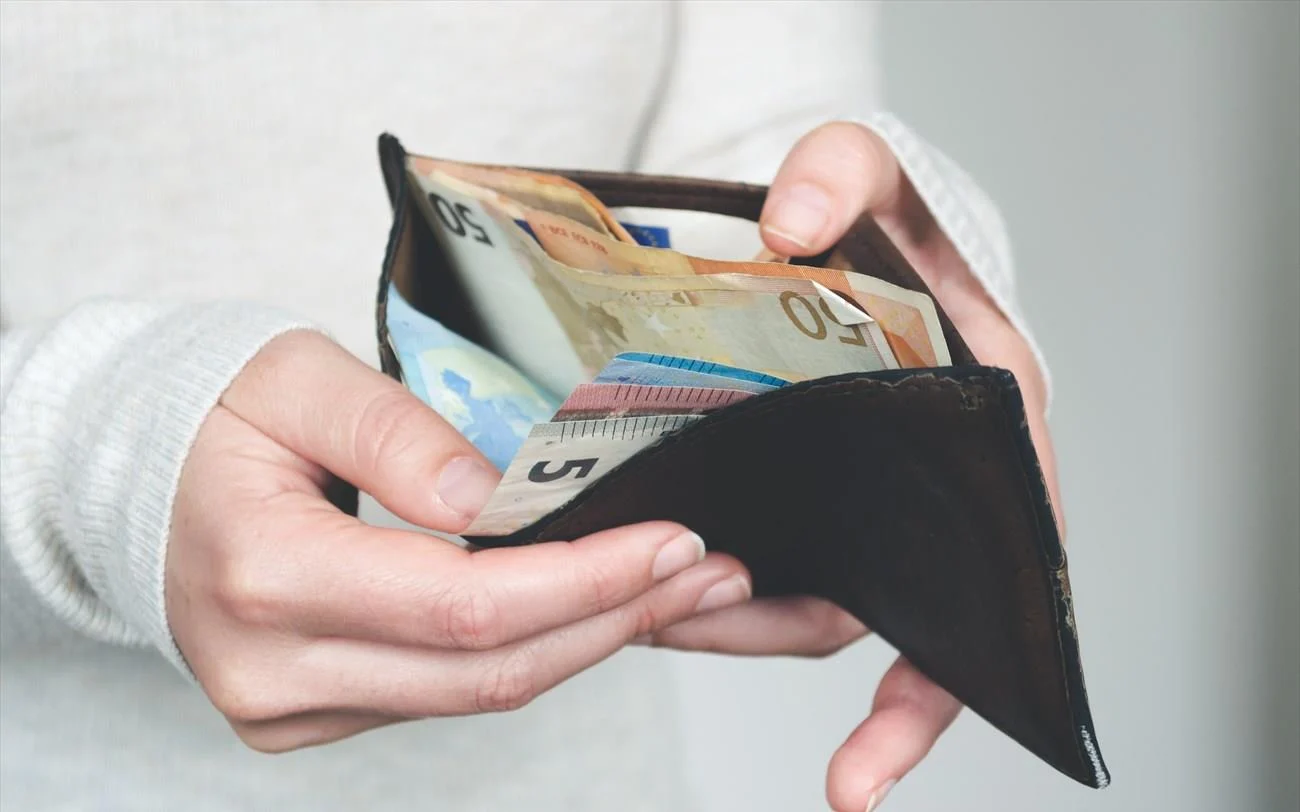 Είπε ότι το παιδί της πάσχει από καρκίνο και μάζεψε πάνω από 300.000 ευρώ