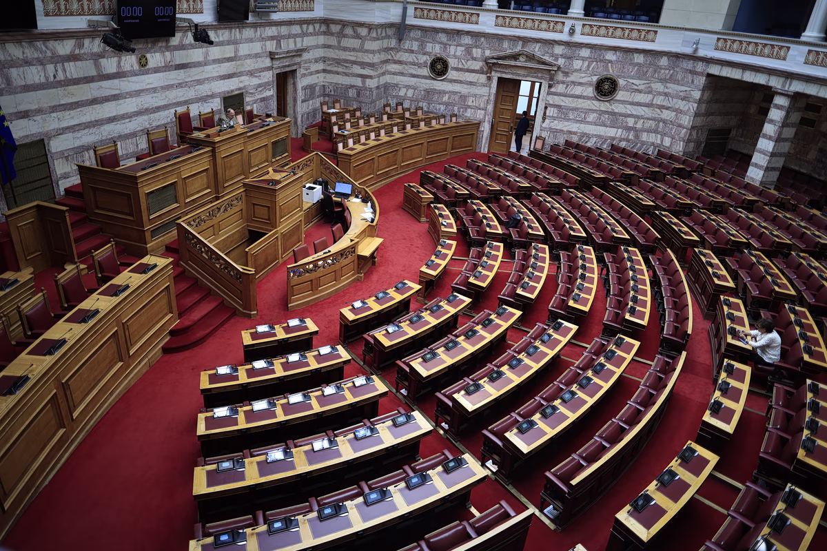 Βουλή: Στήριξη σύσσωμης της αντιπολίτευσης στην υποψηφιότητα Ακρίτα - Αρνητική η ΝΔ