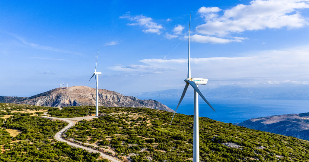 Σε ισχύ το νέο Χωροταξικό για τις ΑΠΕ: Πού απαγορεύονται φωτοβολταϊκά και αιολικά πάρκα - Όλες οι αλλαγές