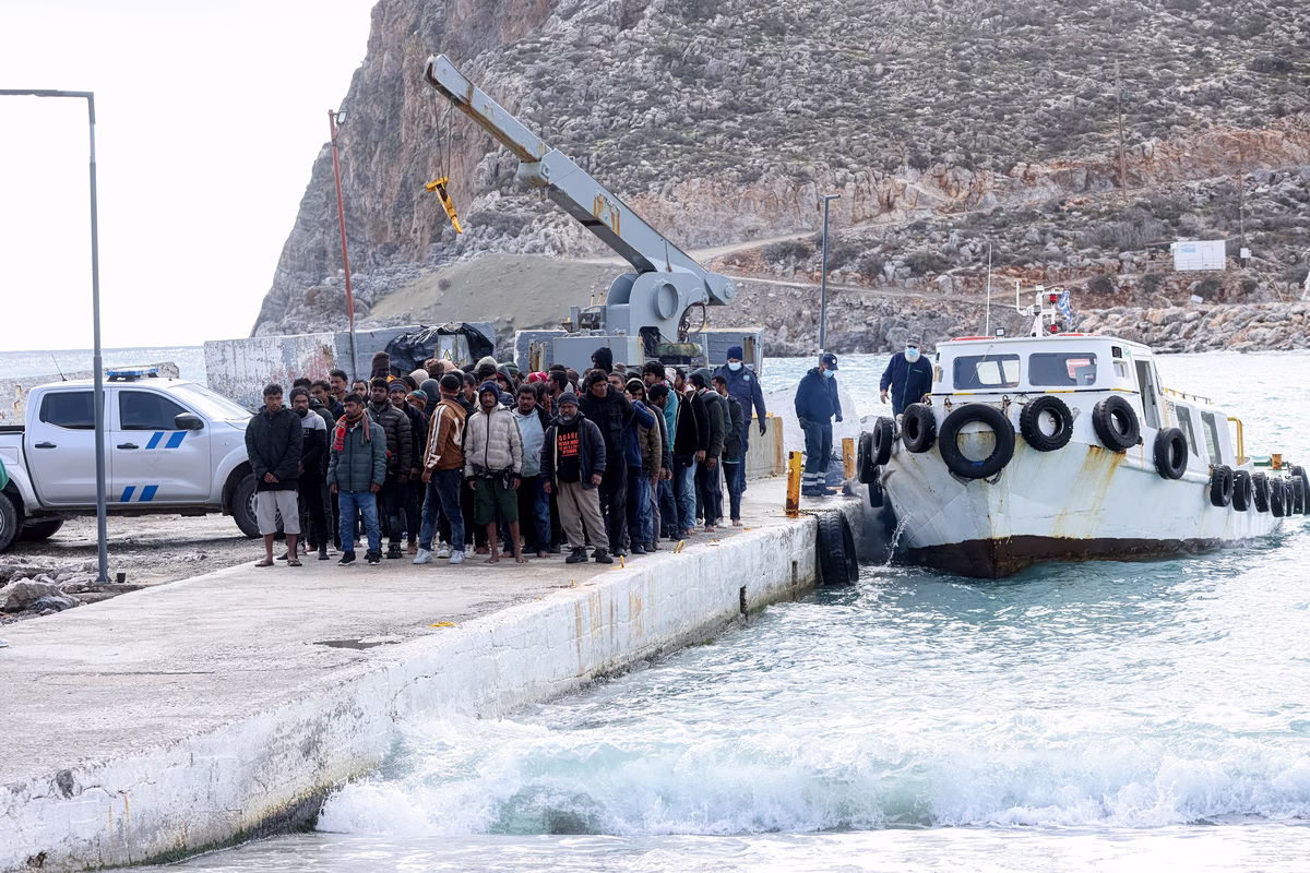 «Ούτε ‘Γκουαντάναμο’, ούτε χάος» - Ανάλγητη και ψηφοθηρική μεταναστευτική πολιτική καταγγέλλει ο ΣΥΡΙΖΑ