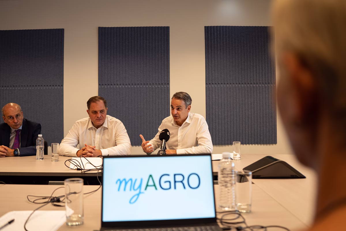 Φιέστα Μητσοτάκη για το myAGRO, λέξη για το «γαλάζιο» σκάνδαλο του ΟΠΕΚΕΠΕ