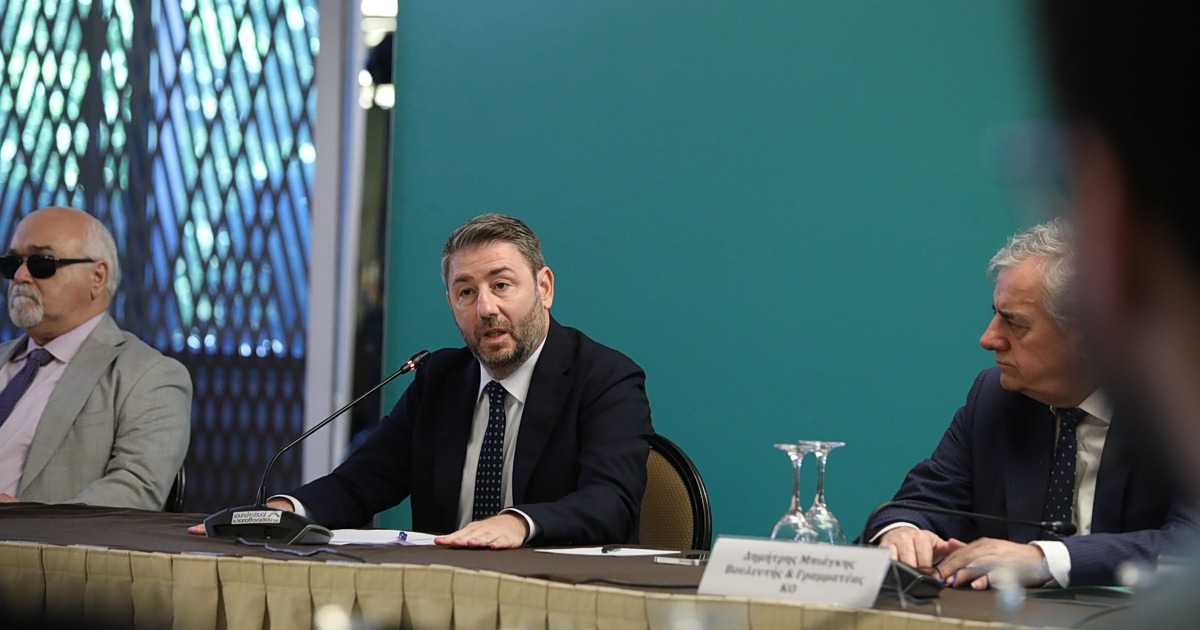 ΠΑΣΟΚ - ΕΛΑΣ: Στοιχήματα συσπείρωσης μέσω της ΔΕΘ
