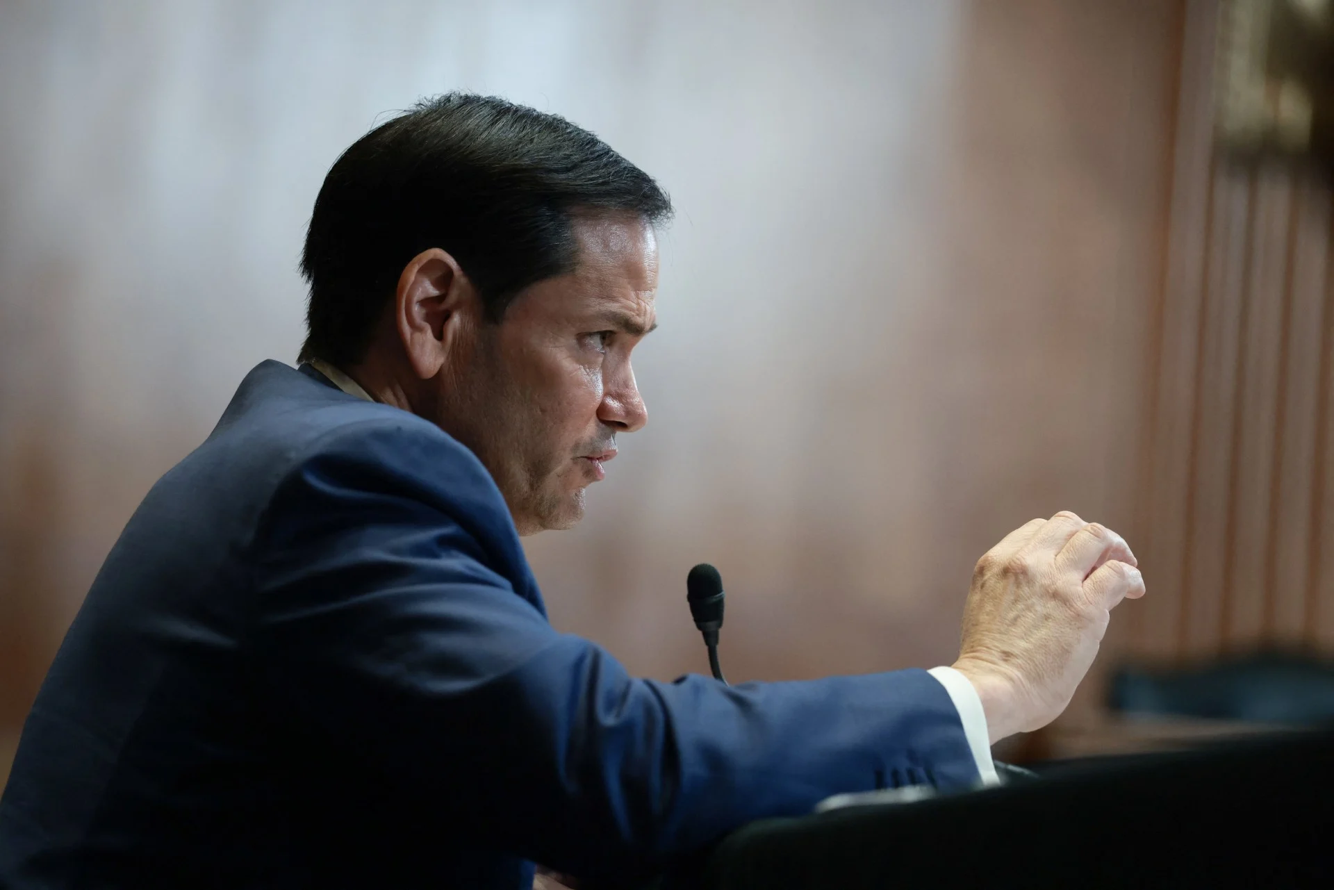 Από τις στρατιωτικές επιχειρήσεις, πηγαίνουμε στην οικονομική πίεση