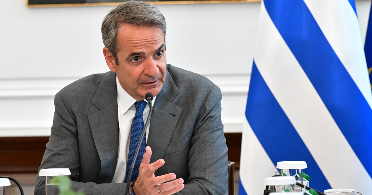 Πονοκέφαλος εκ δεξιών για το Μαξίμου