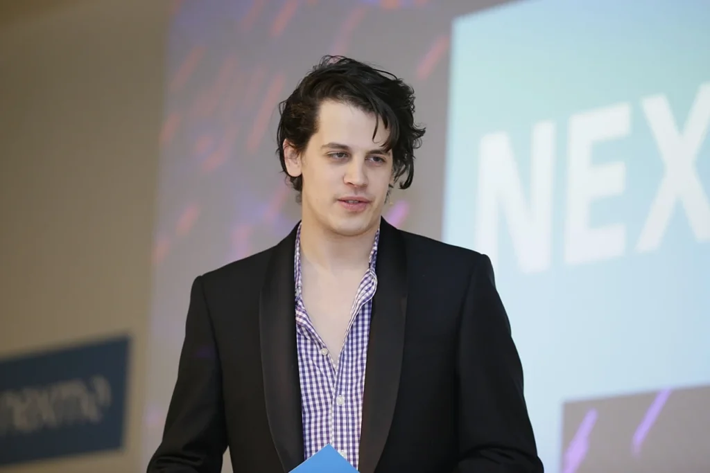 Όταν ο «ταλαντούχος» Milo Yiannopoulos έγινε παράτυπος μετανάστης