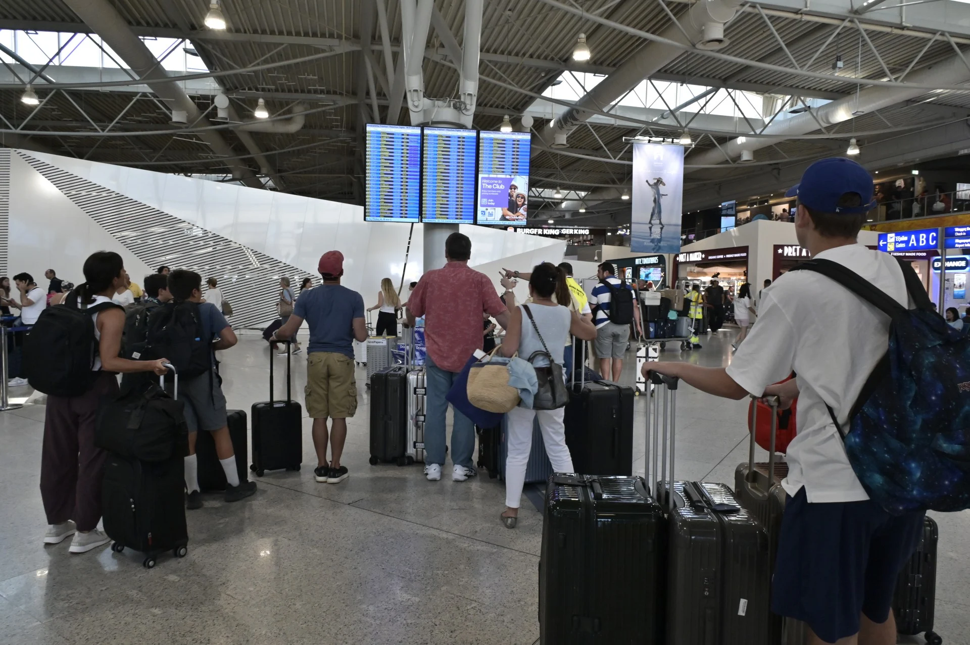 Στα «ύψη» η επιβατική κίνηση 7μηνου στα 24 αεροδρόμια διαχείρισης της ΥΠΑ