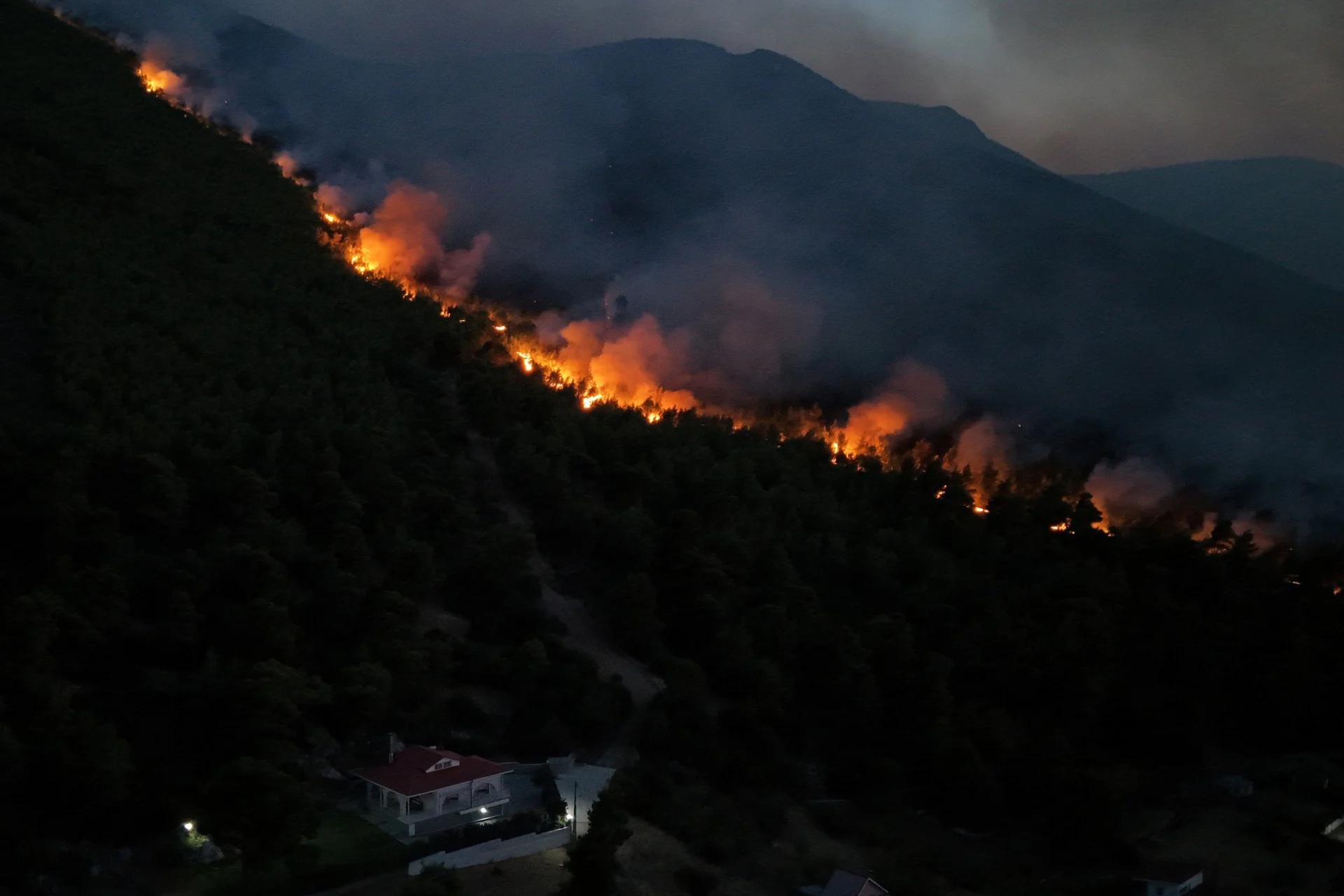 Μήνυμα 112 για εκκένωση σε Αγία Σκέπη, Κανδήλι, Μπότσικα