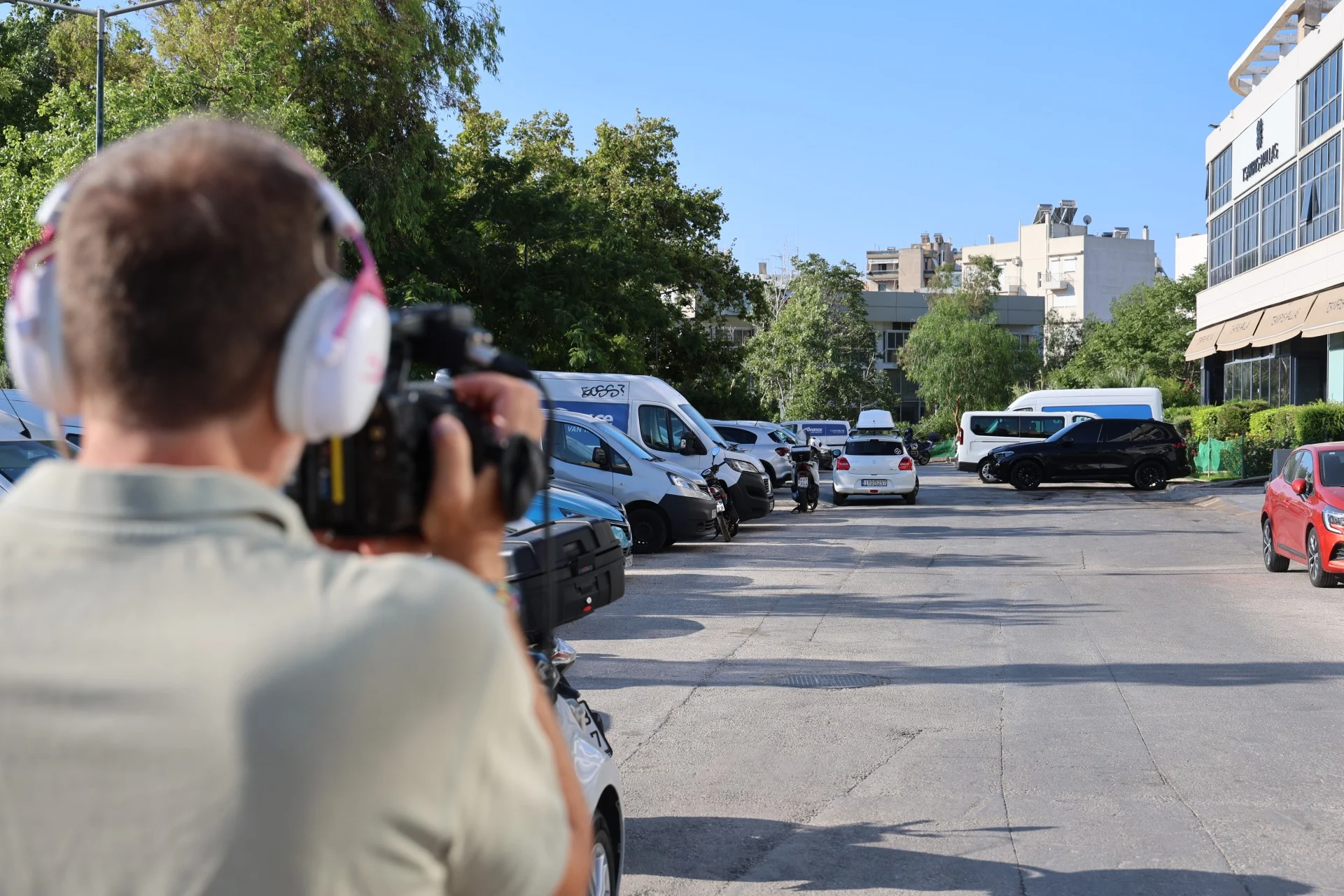 Άγιος Δημήτριος: Νεκρός για 10 ώρες πριν εντοπιστεί ο αστυνομικός, βρέθηκε μπουκάλι τζιν