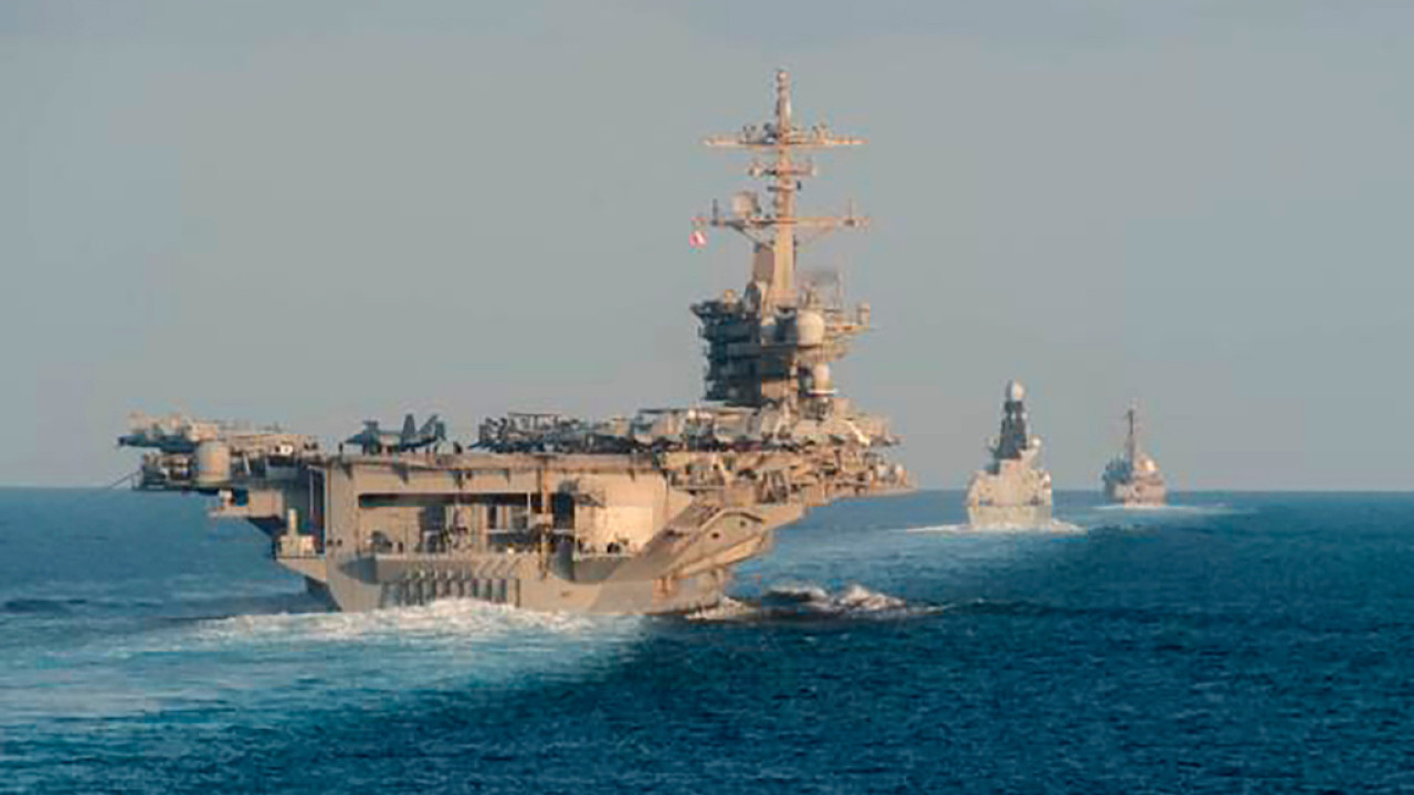 O επικεφαλής της Centcom επαινεί το πλήρωμα του USS Abraham Lincoln εν μέσω αναφορών για επιδείνωση των συνθηκών διαβίωσης