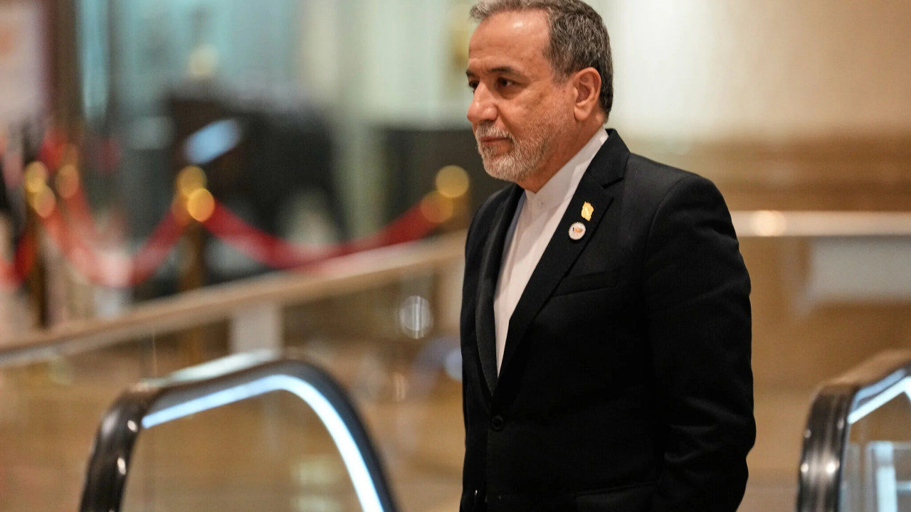 Ιράν: Ο Αραγτσί εξήρε τις ένοπλες δυνάμεις και κάλεσε σε ενότητα τις μουσουλμανικές χώρες