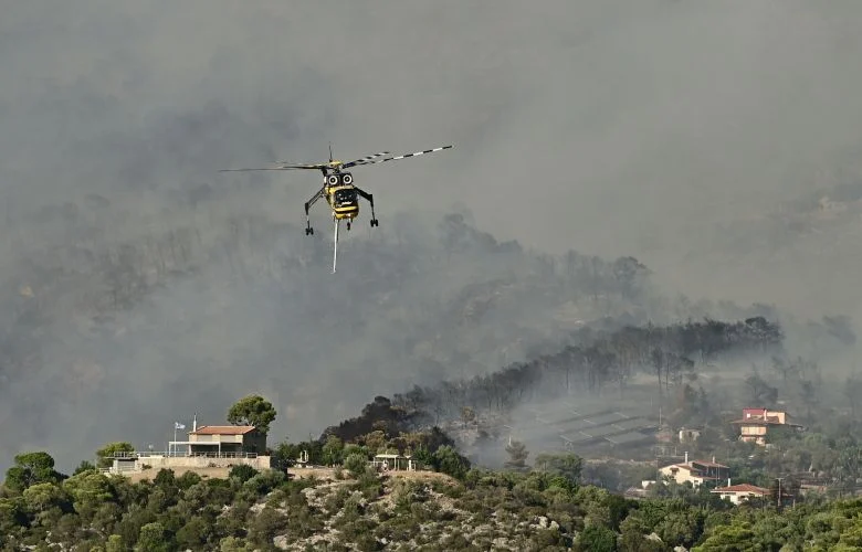 Εφιαλτική η κατάσταση, καίγονται σπίτια – Μήνυμα για απομάκρυνση από Λούμπα, Μορφέικα και Άνω Αλεποχώρι – News.gr