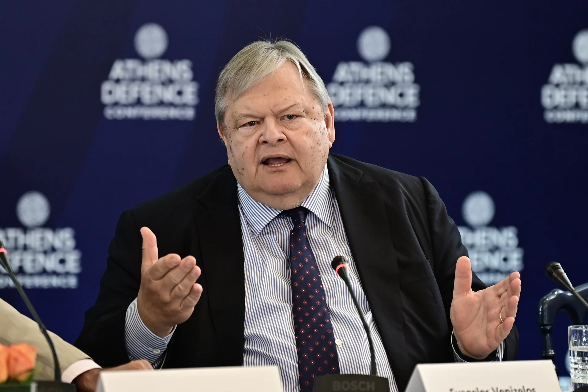 Ευ. Βενιζέλος για τον θάνατο Τσουκαλά: «Αποχαιρετώ το φωτεινό μυαλό του»