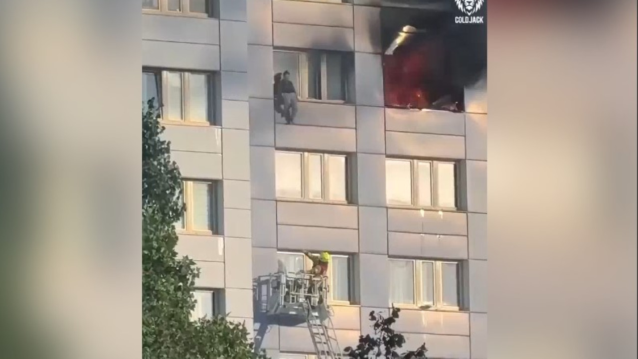 Βερολίνο: Πήδηξε από τον 11ο όροφο σε καλάθι της πυροσβεστικής – Η συγκλονιστική διάσωση σε βίντεο