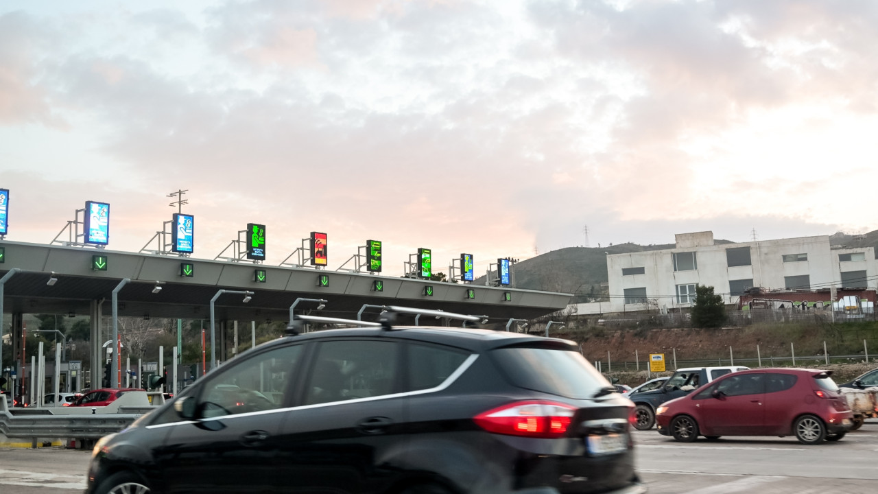 ΑΑΔΕ: Πρόστιμο 1,32 εκατ. ευρώ σε εταιρεία ενοικίασης για 132 αυτοκίνητα σε ακινησία