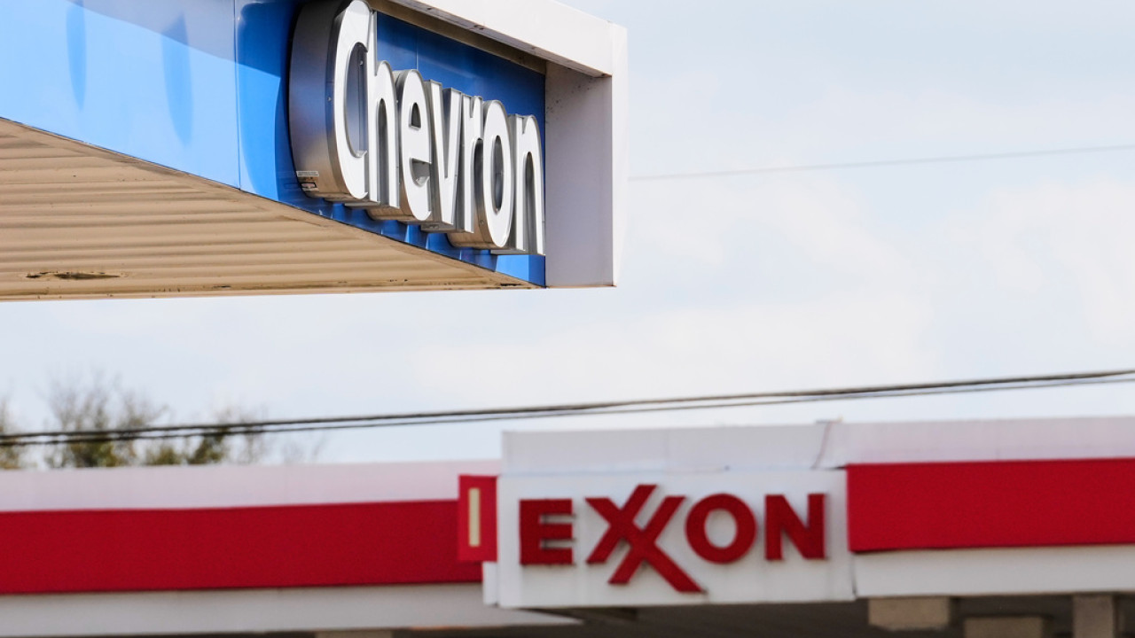 Exxon και Chevron προειδοποιούν: Οι υψηλές τιμές των καυσίμων θα επιμείνουν
