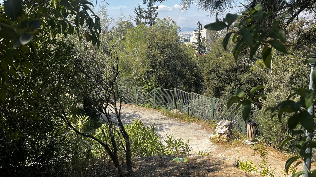 Σε ετοιμότητα για τις πυρκαγιές ο Δήμος Αθηναίων: «Κλείνει» ο λόφος Φινόπουλου