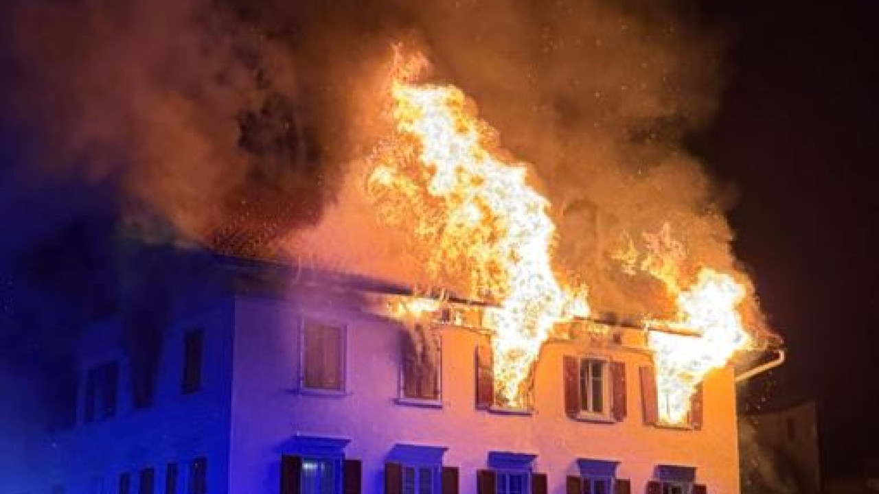 Ελβετία: Πέντε αγνοούμενοι και οκτώ τραυματίες σε πυρκαγιά που εκδηλώθηκε σε κτίριο κατοικιών