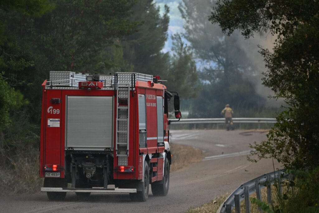 Οριοθετήθηκε η φωτιά στην Άνοιξη Αττικής
