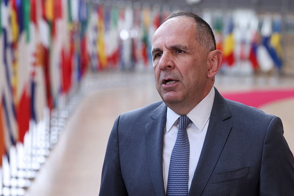 «Αγρυπνούμε αλλά δεν ανησυχούμε»: Γεραπετρίτης για θαλάσσια πάρκα, καλώδιο και Patriot