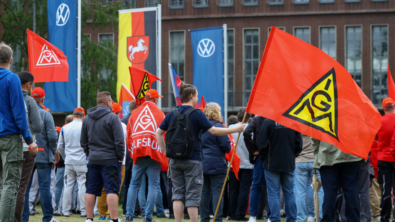 Volkswagen: 25.000 περικοπές θέσεων εργασίας επηρεάζουν τη Γερμανία