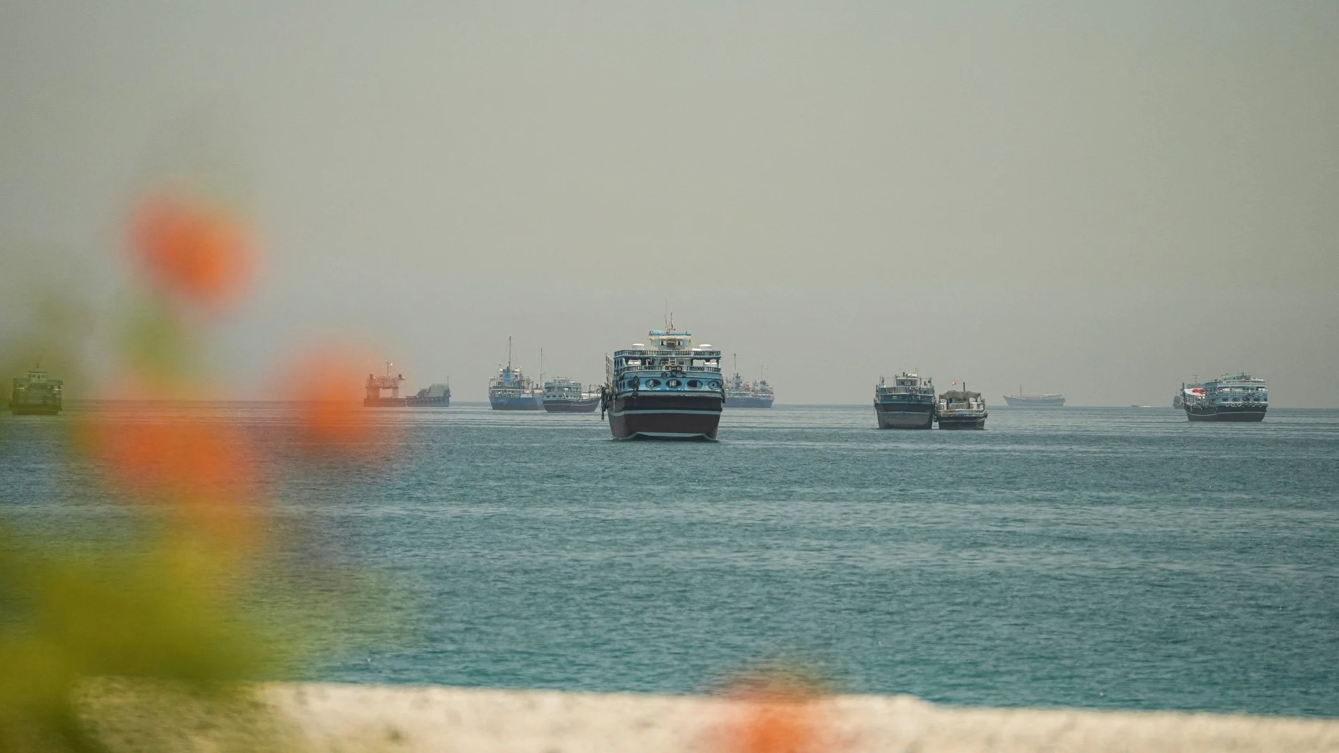 Νέα έκρηξη κοντά σε δεξαμενόπλοιο – Το Ιράν διαψεύδει συμφωνία για το άνοιγμα του Ορμούζ