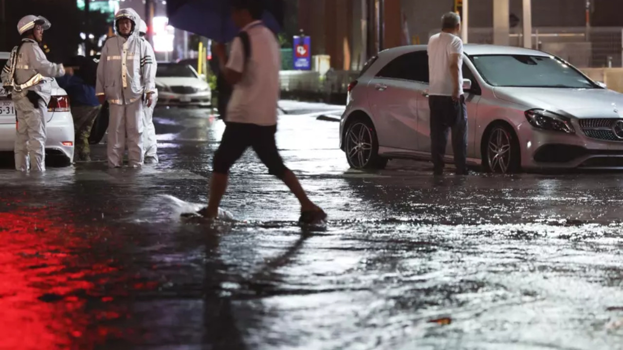 Ιαπωνία: Πέντε νεκροί από τη κακοκαιρία – Χιλιάδες εγκλωβισμένοι