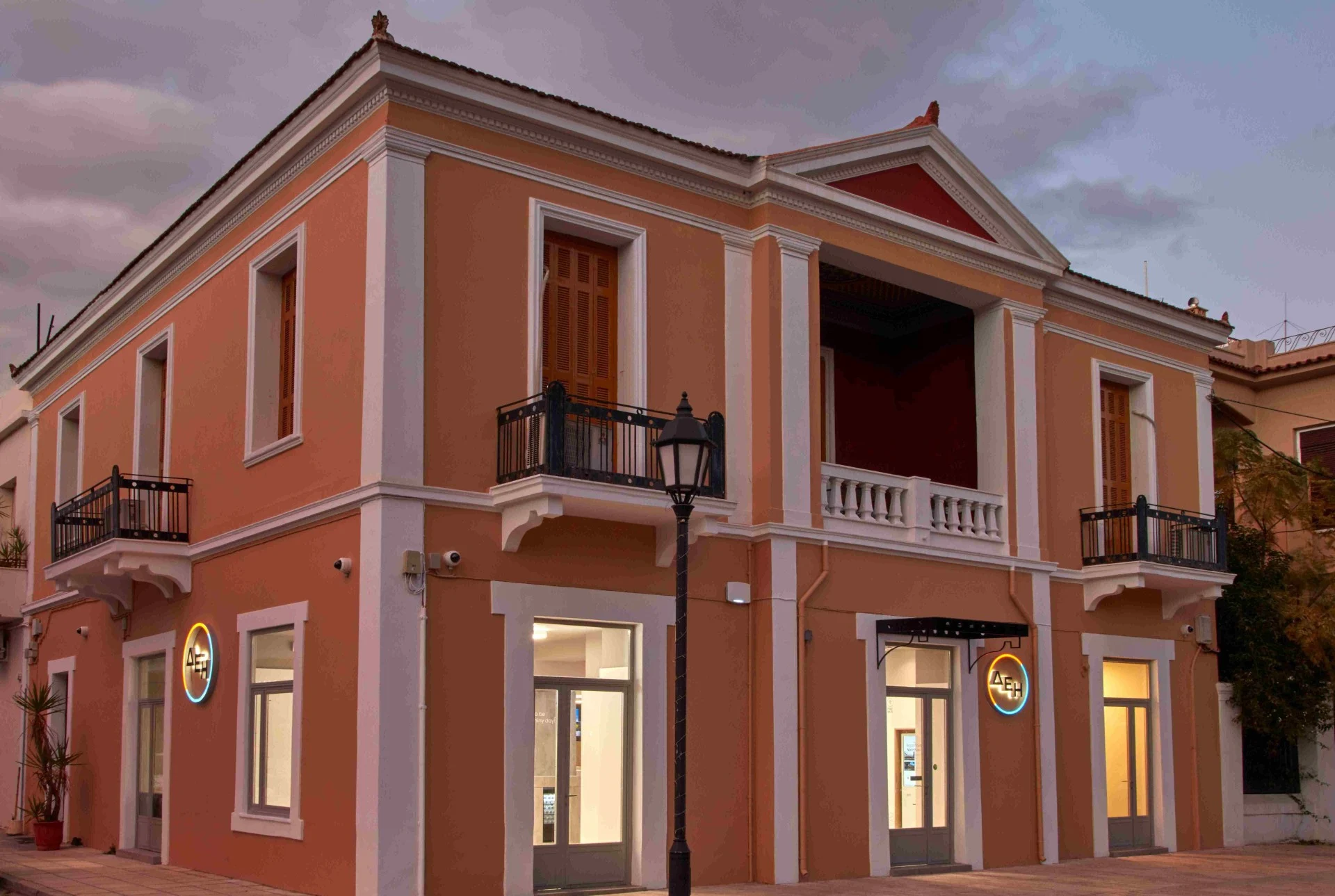 ΔΕΗ: Πάνω από 100 καταστήματα νέας γενιάς σε όλη την Ελλάδα