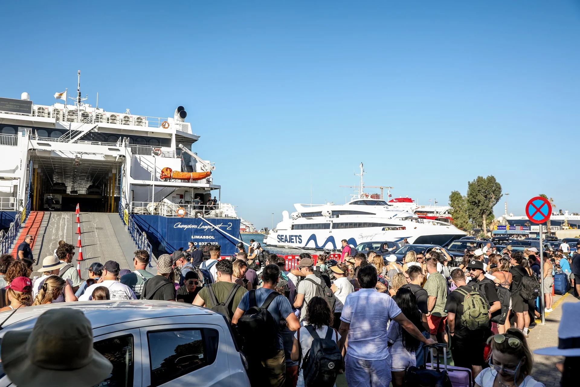 Πάνω από 61.000 αναχώρησαν από τα λιμάνια της Αττικής