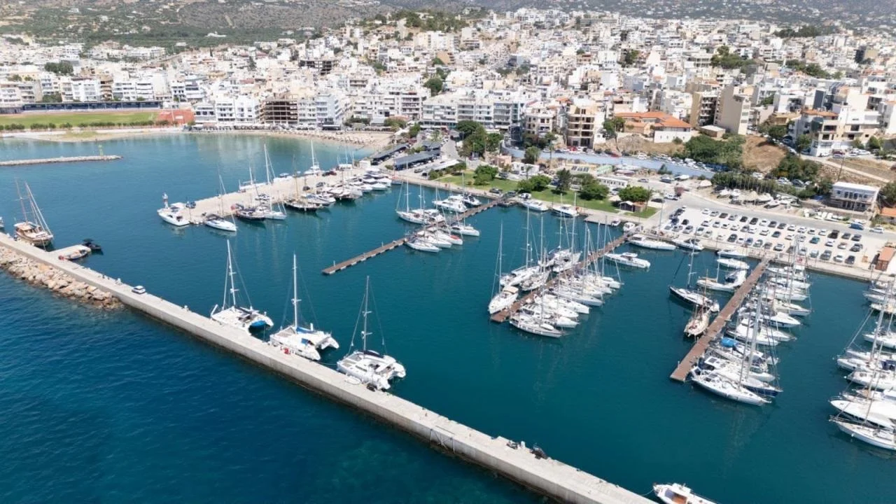 Μαρίνα Αγίου Νικολάου: Εγκαινιάστηκε αναβαθμισμένη από Κεφαλογιάννη
