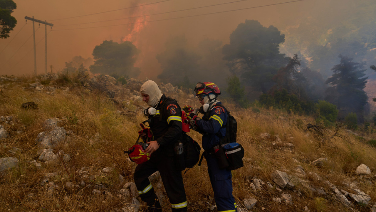 Αυτοψία στο αιολικό πάρκο από όπου ξεκίνησε η μεγάλη φωτιά της Αττικοβοιωτίας