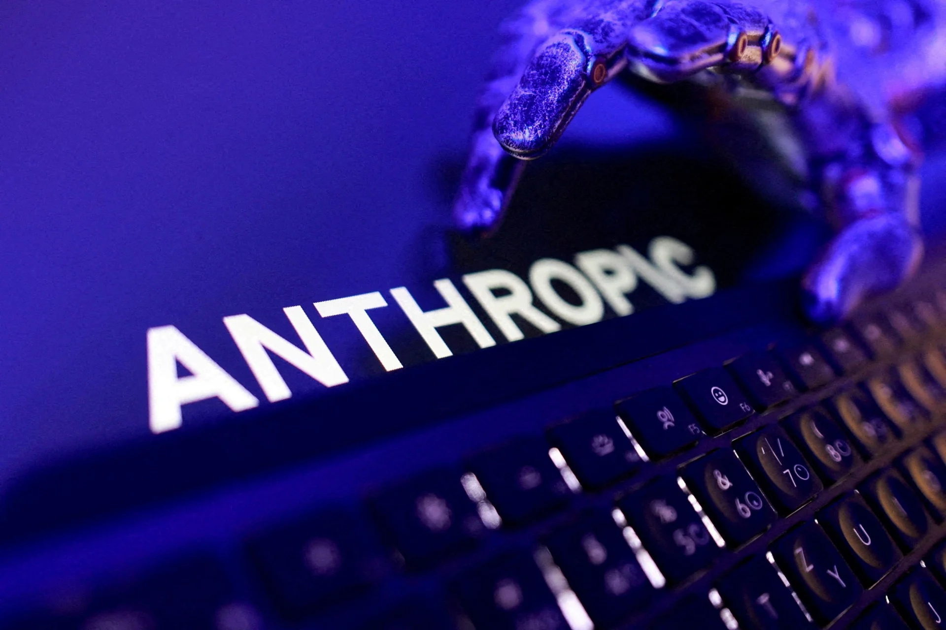 Πώς η Anthropic «καρφώνει» χρήστες που οικειοποιούνται κείμενα AI από τις 2 Αυγούστου