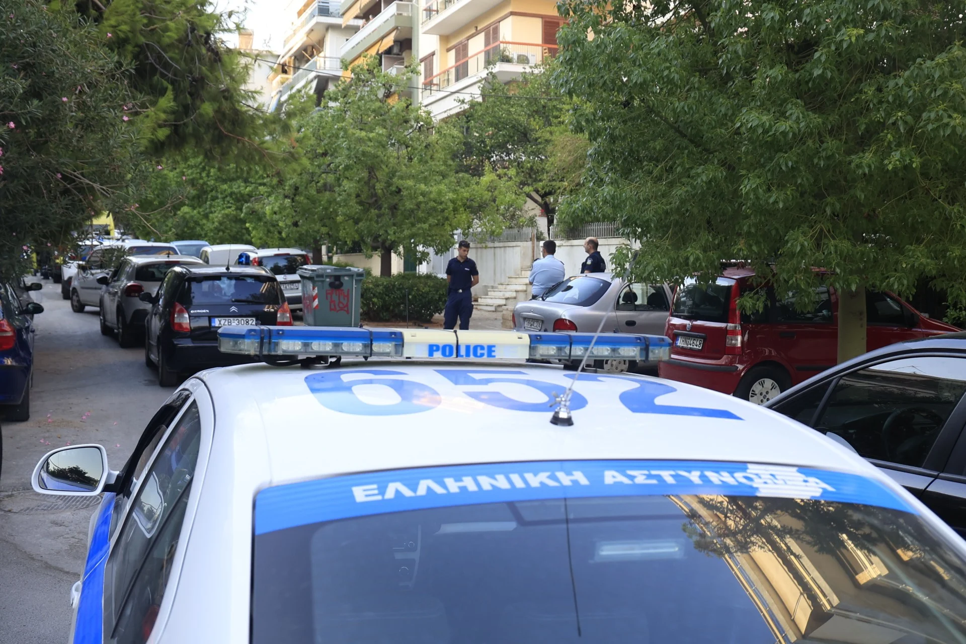 Γυναικοκτονία το περιστατικό με τους δύο νεκρούς στη Νέα Σμύρνη: Την σκότωσε και αυτοκτόνησε